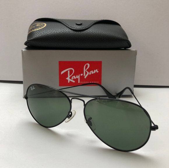 LIKE NEW RayBan Aviator Classic RB3025 Black Ray ban Sunglasses - Picture 2 of 12